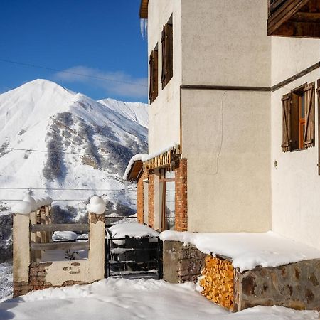 Snow Time Cottage กูเดาริ ภายนอก รูปภาพ